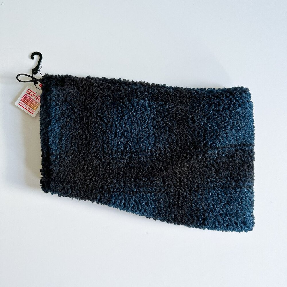 Uniqlo Heattech Faux Shearling Fleece Neck Warmer Blue & Black Check